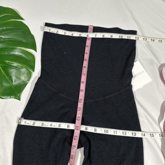 NWT Beyond Yoga [ Small ] Spacedye Love the Bump Capri Maternity Leggings Darkes - Picture 9 of 14